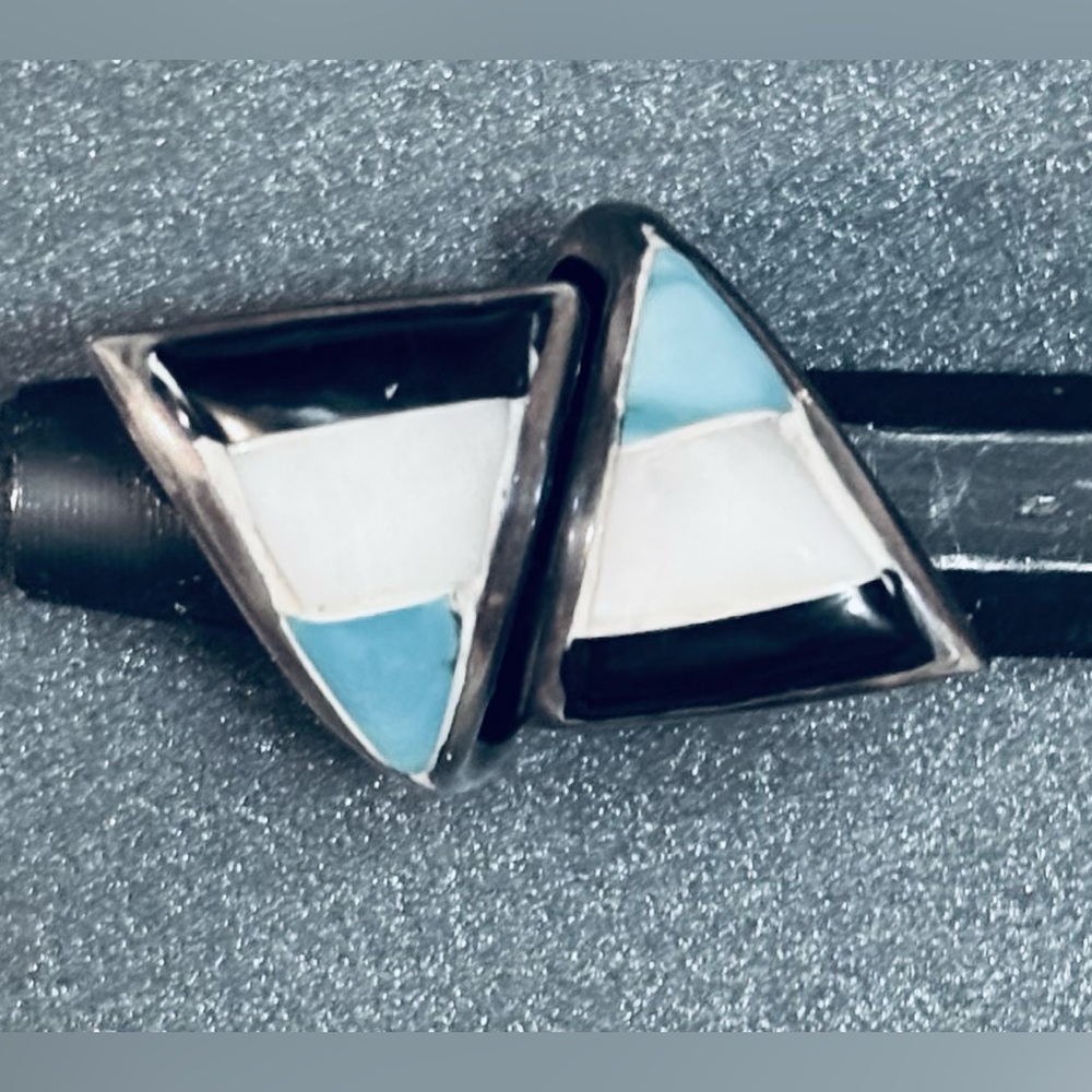 Vintage Native American..Zuni..Sterling Silver Ring with Flush Inlay gemstones